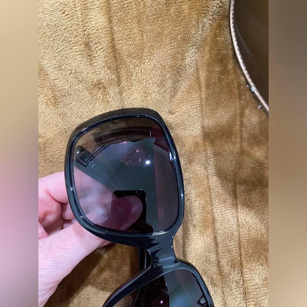 Gucci Black Sunglasses - Picture 13 of 15